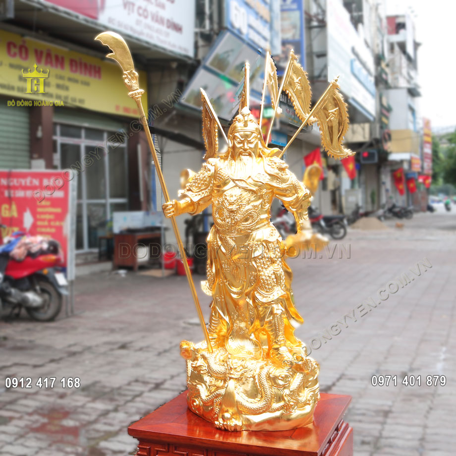 Tượng đồng Quan C&ocirc;ng được nghệ nh&acirc;n đ&uacute;c theo phương ph&aacute;p đ&uacute;c thủ c&ocirc;ng truyền thống